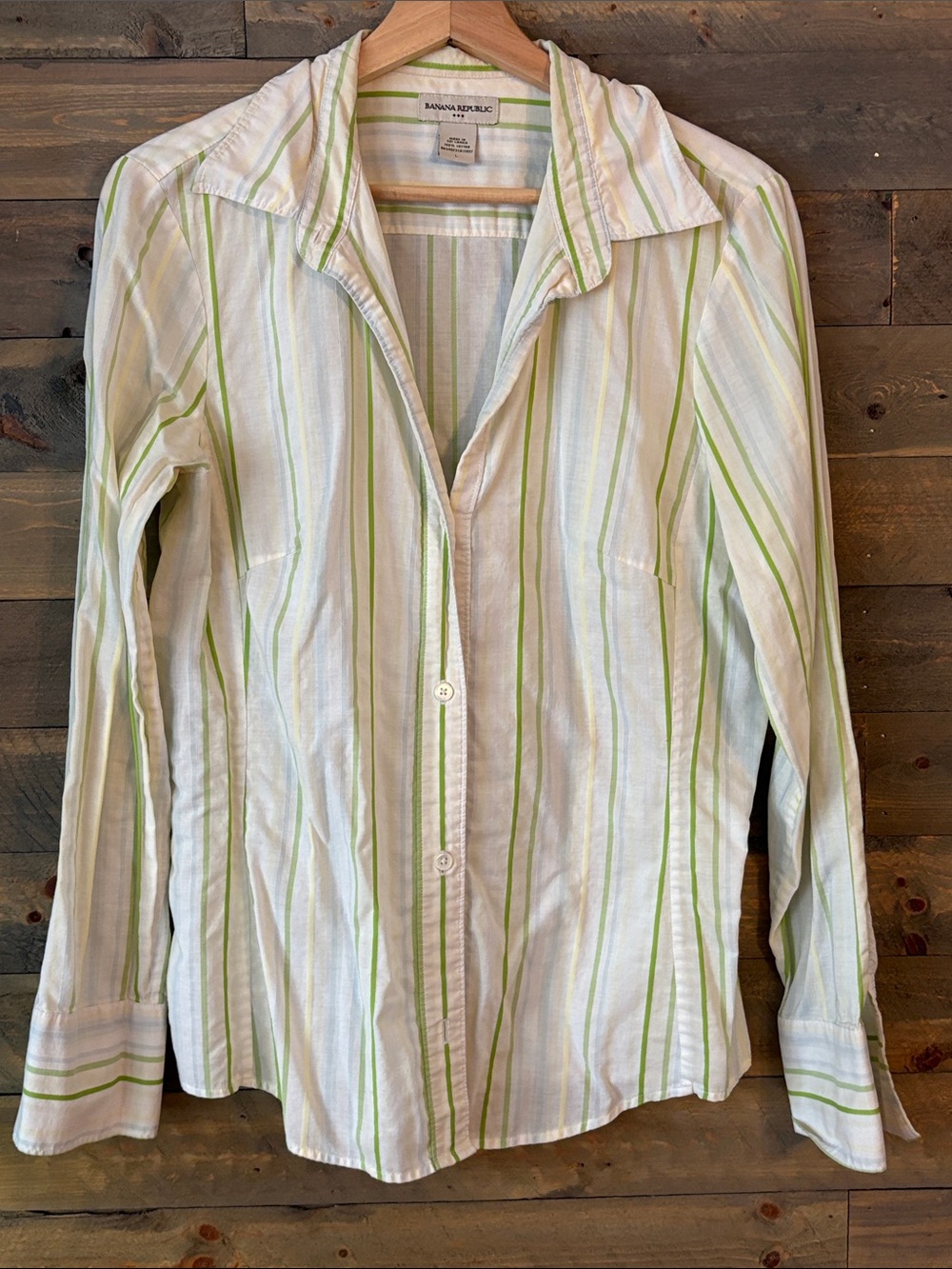 GOOD CONDITION- Banana Republic White Button-Down - L